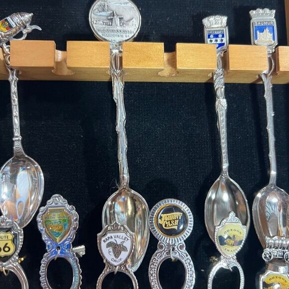 36 Spoon Glass Display Case Cabinet Holder
Rack Shadow Box 34 Spoons included - Picture 15 of 16